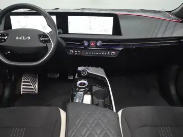 2023 Kia EV6 с пробегом 13 222 км