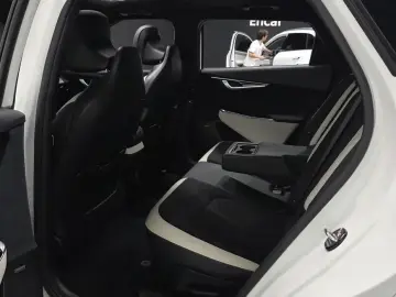 2023 Kia EV6 с пробегом 13 222 км