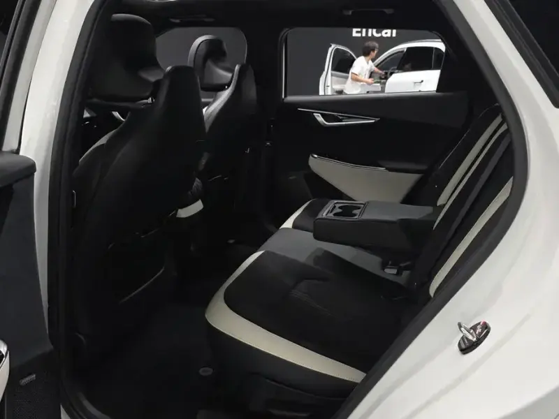 2023 Kia EV6 с пробегом 13 222 км