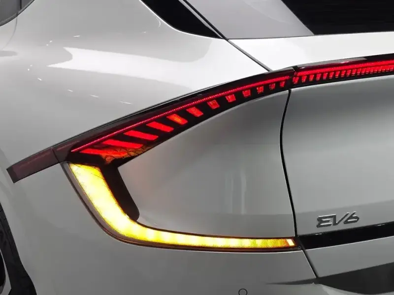 2023 Kia EV6 с пробегом 13 222 км
