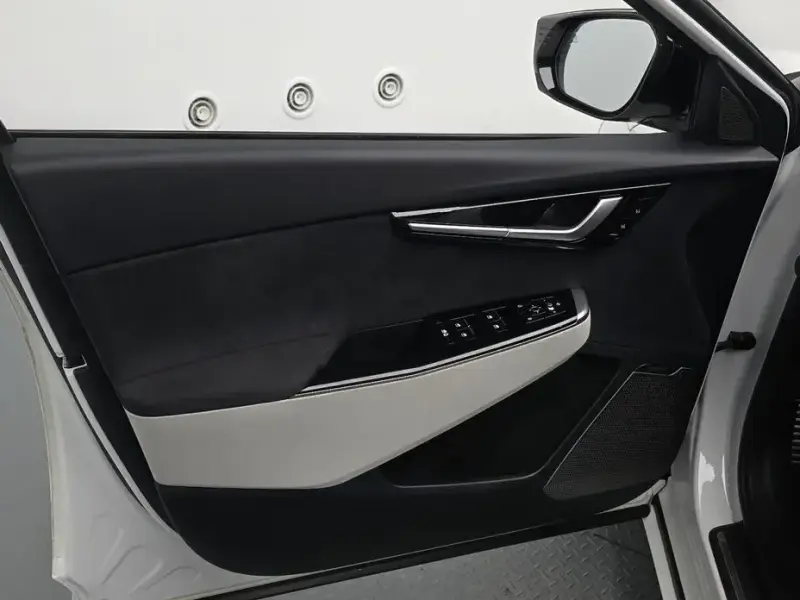 2023 Kia EV6 с пробегом 13 222 км