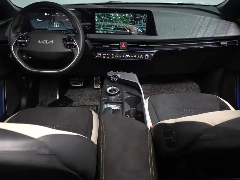 2023 Kia EV6 с пробегом 47 937 км