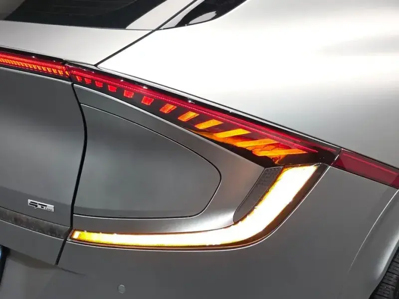 2023 Kia EV6 с пробегом 47 937 км