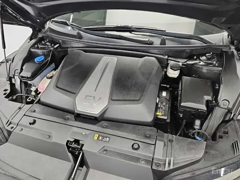 2022 Kia EV6 с пробегом 97 228 км