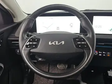 2022 Kia EV6 с пробегом 93 826 км