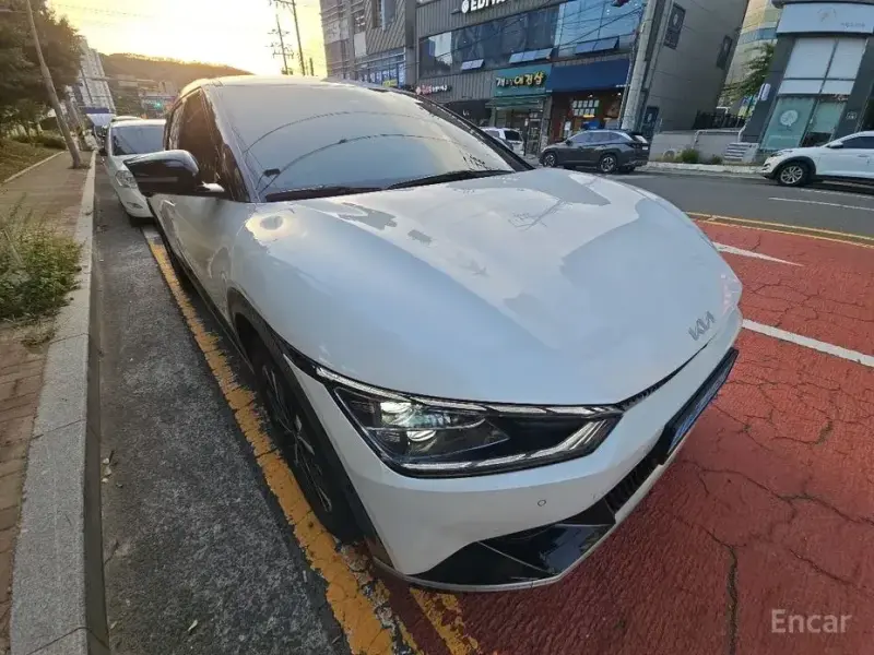 2023 Kia EV6 с пробегом 49 401 км