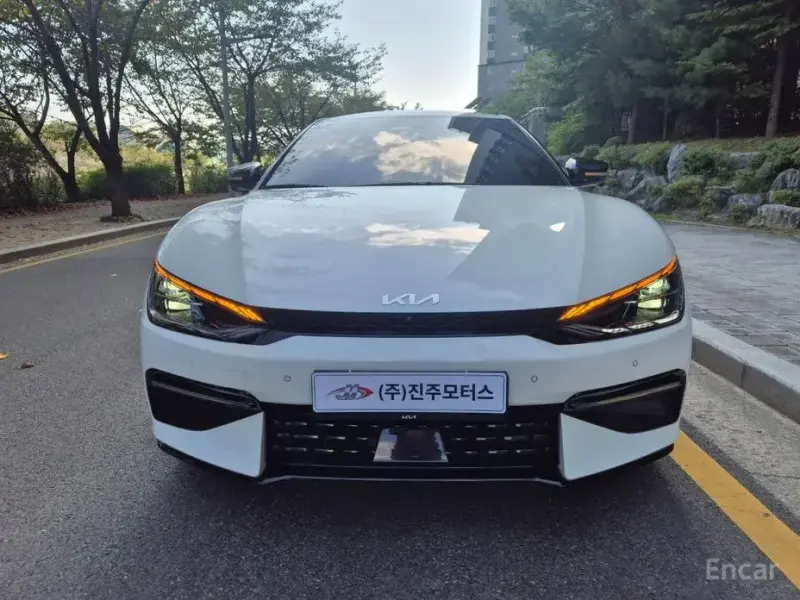 2022 Kia EV6 с пробегом 39 176 км