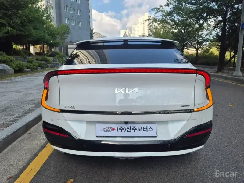 2022 Kia EV6 с пробегом 39 176 км
