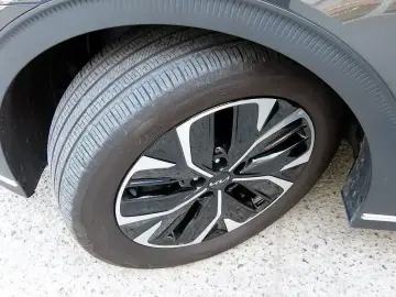 2023 Kia EV6 с пробегом 24 467 км