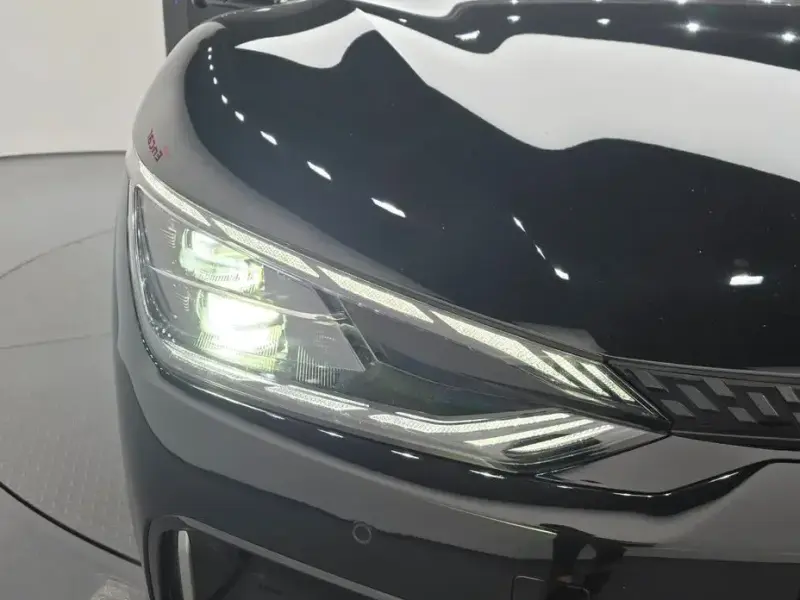 2023 Kia EV6 с пробегом 58 896 км