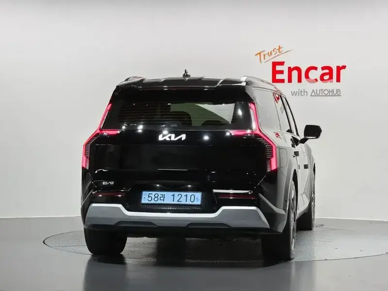 2023 Kia EV9 с пробегом 81 305 км