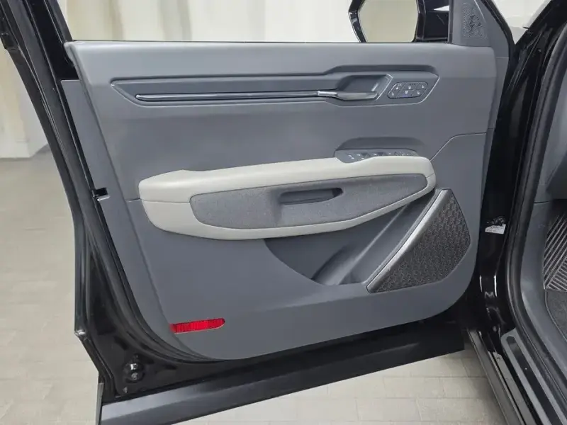 2023 Kia EV9 с пробегом 81 305 км