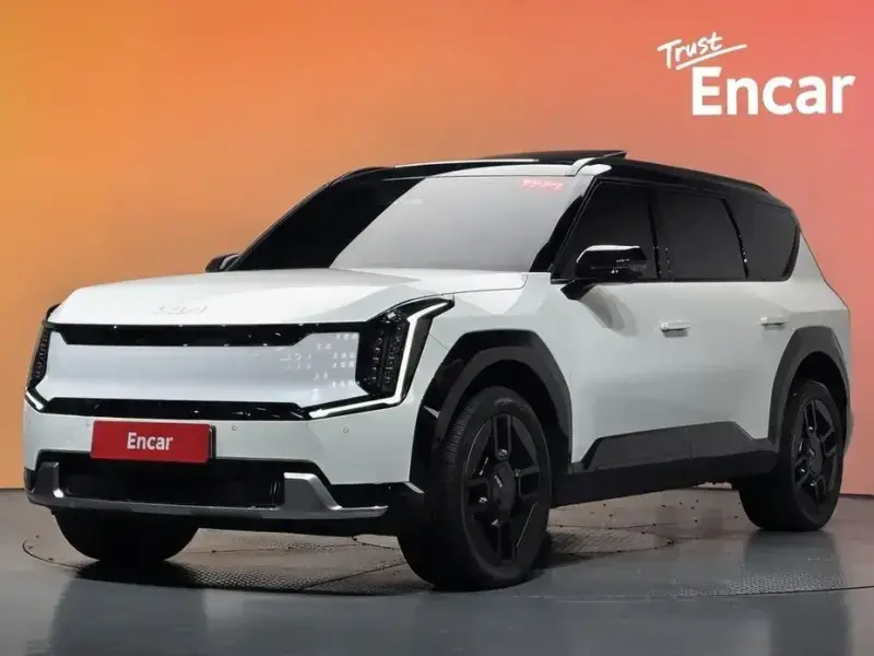 2023 Kia EV9 с пробегом 24 197 км