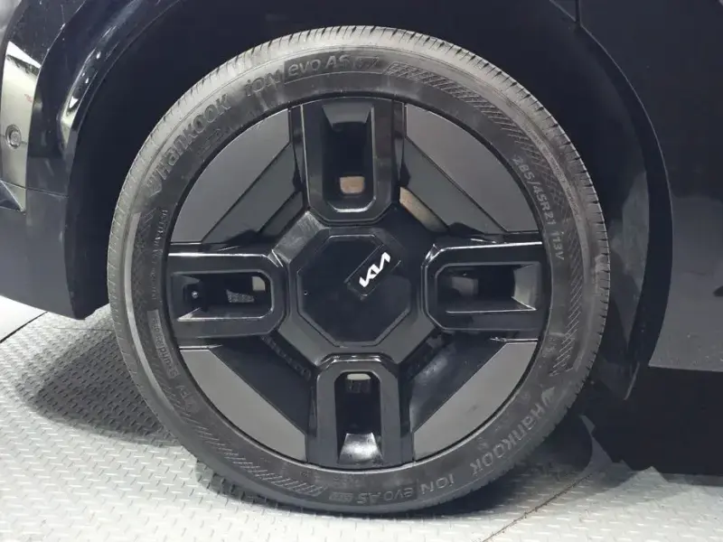 2024 Kia EV9 с пробегом 39 926 км