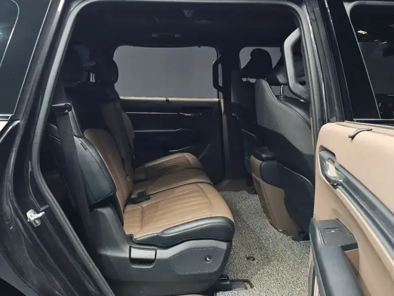 2024 Kia EV9 с пробегом 39 926 км