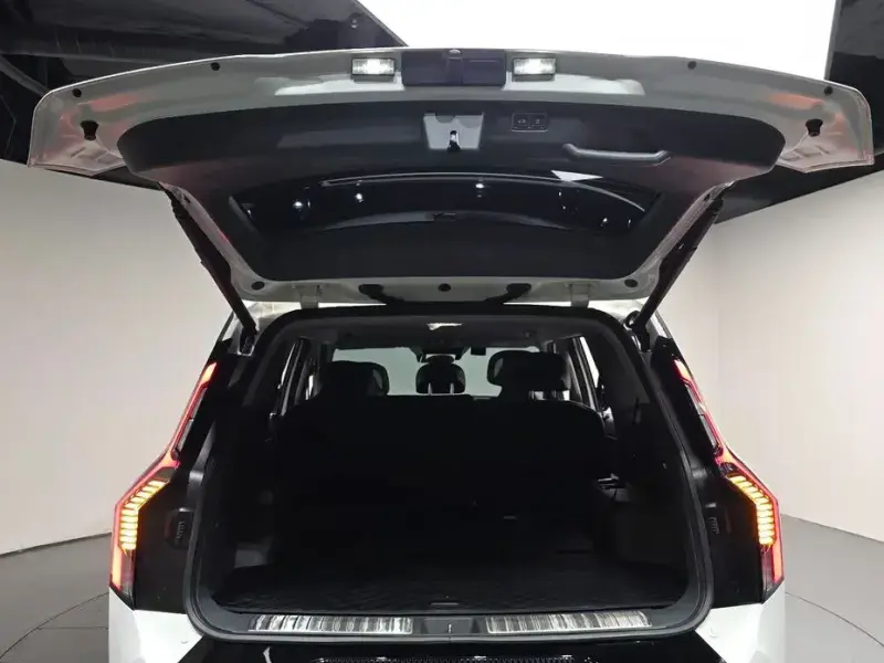 2024 Kia EV9 с пробегом 94 387 км