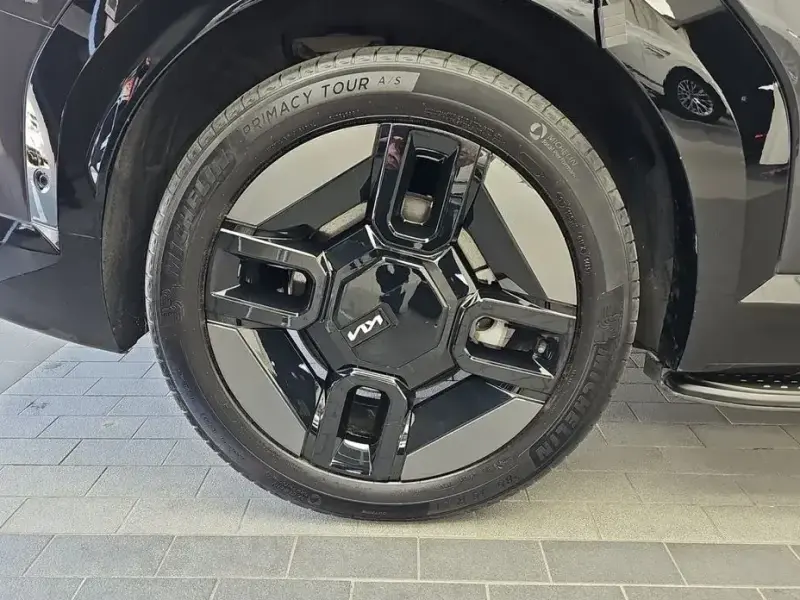 2023 Kia EV9 с пробегом 85 522 км