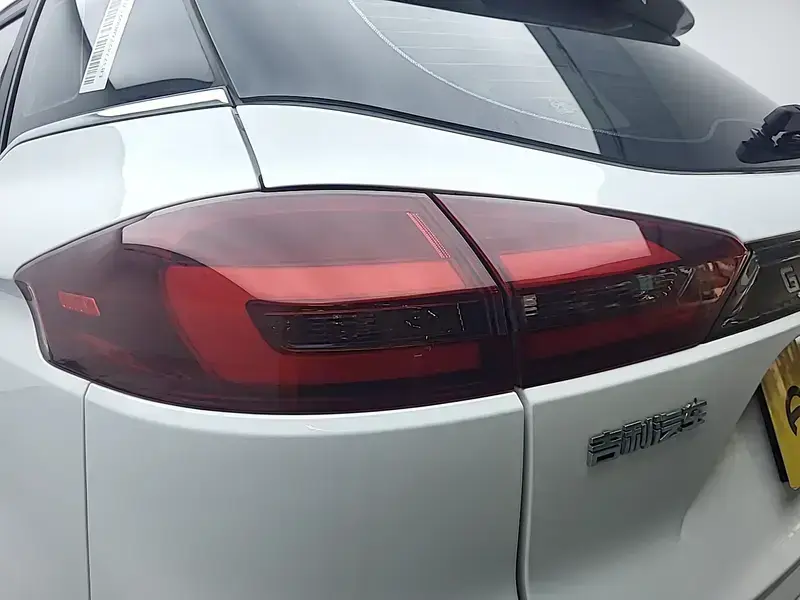 2021 Geely Atlas с пробегом 70 200 км