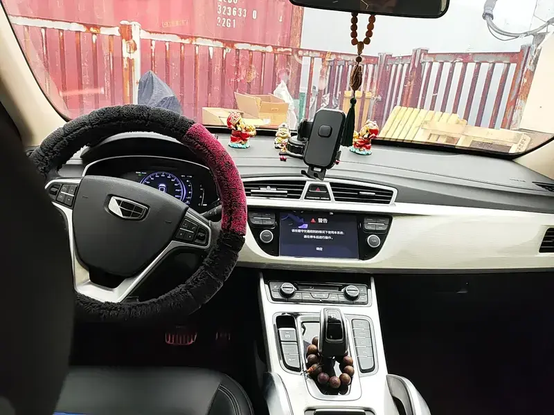 2020 Geely Atlas с пробегом 36 400 км