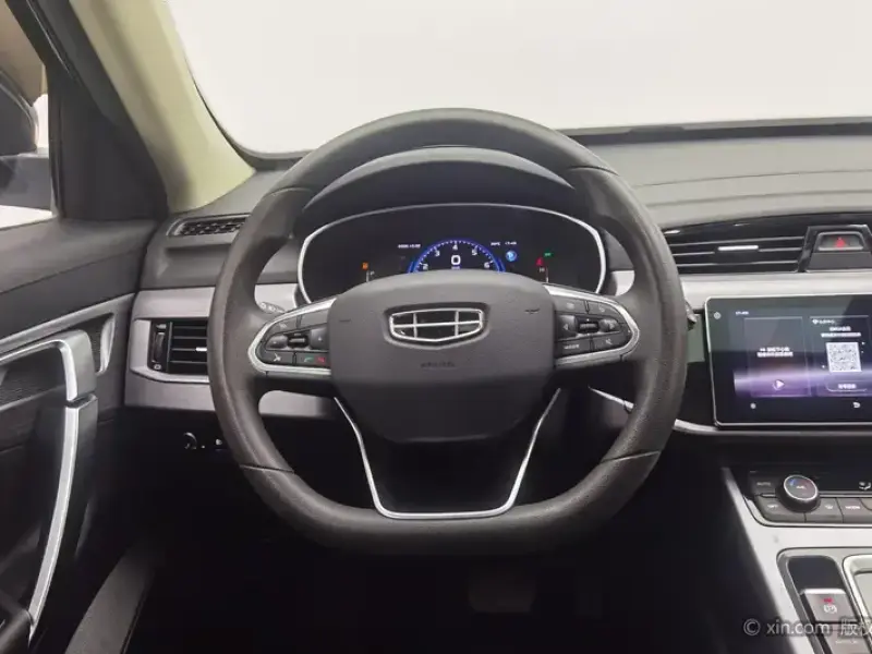 2021 Geely Atlas с пробегом 44 400 км