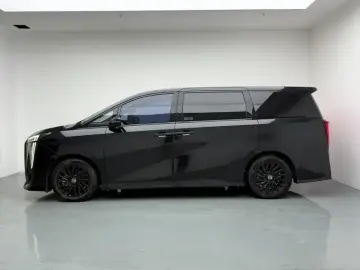 2023 GAC Trumpchi M8 с пробегом 76 900 км