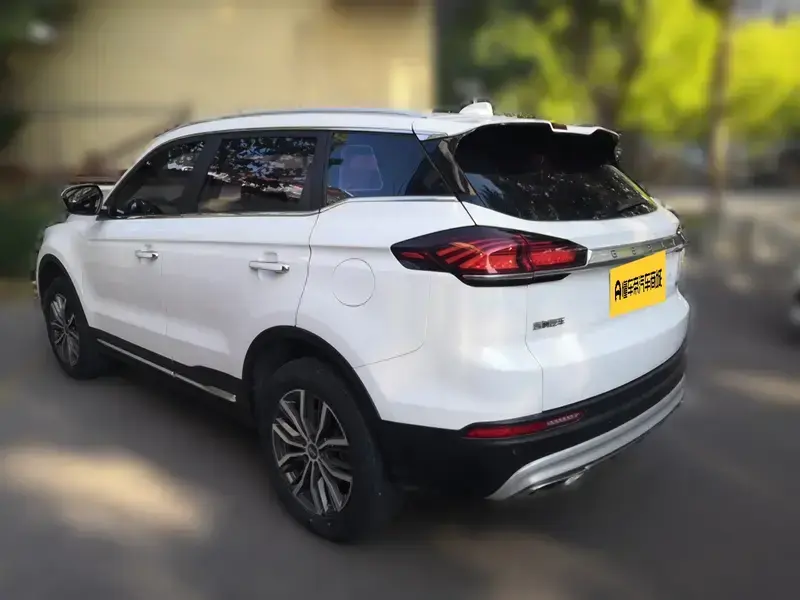 2020 Geely Atlas с пробегом 61 800 км