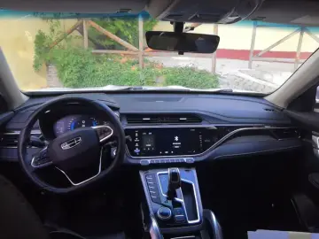 2020 Geely Atlas с пробегом 61 800 км