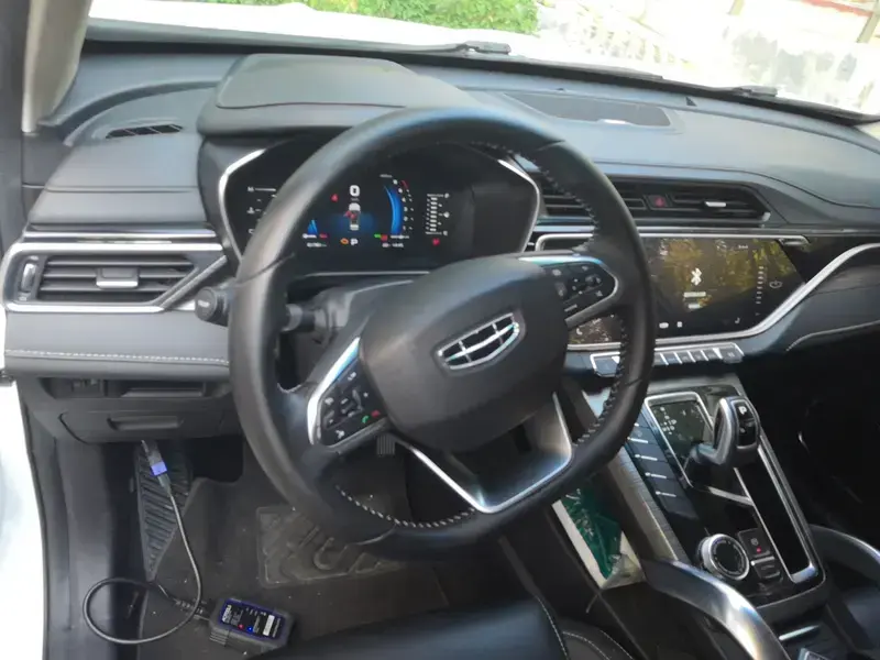 2020 Geely Atlas с пробегом 61 800 км