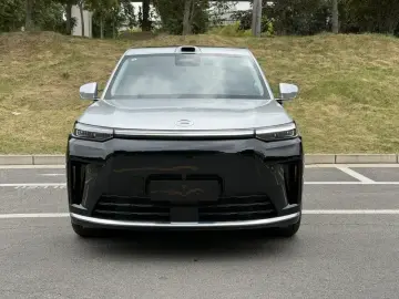 2025 GAC Trumpchi S9 с пробегом 17 000 км