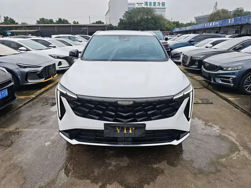 2023 Geely Atlas с пробегом 36 000 км