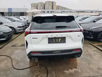 2023 Geely Atlas с пробегом 36 000 км
