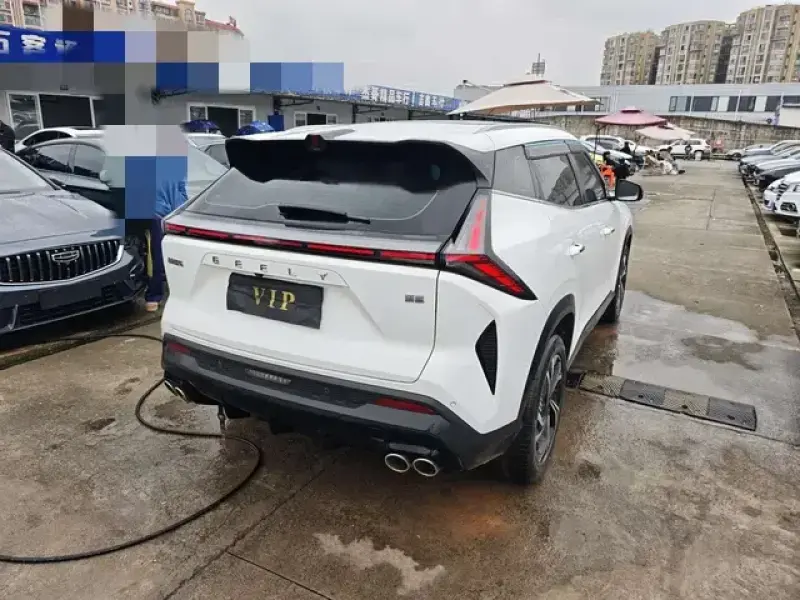 2023 Geely Atlas с пробегом 36 000 км