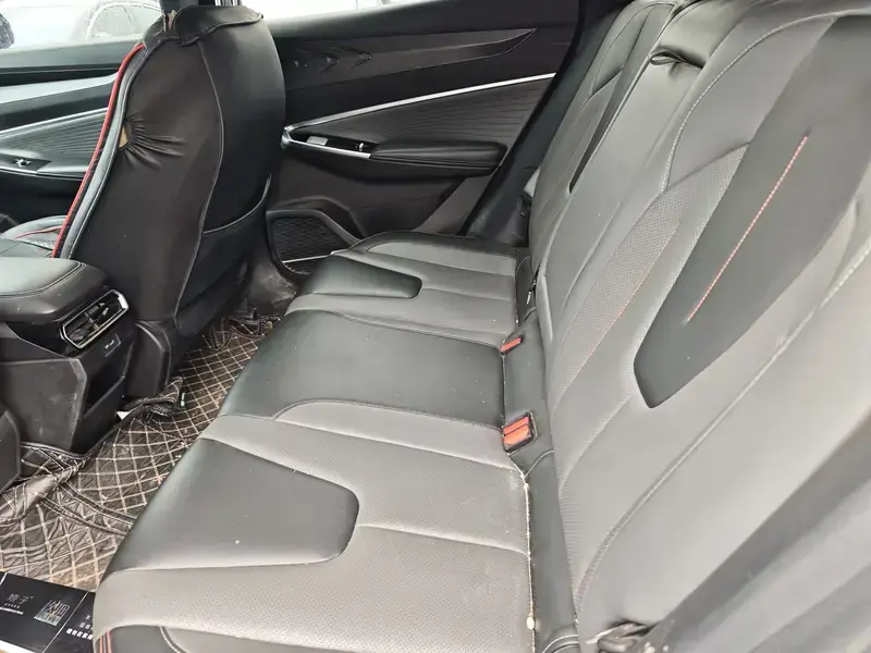 2023 Geely Atlas с пробегом 36 000 км