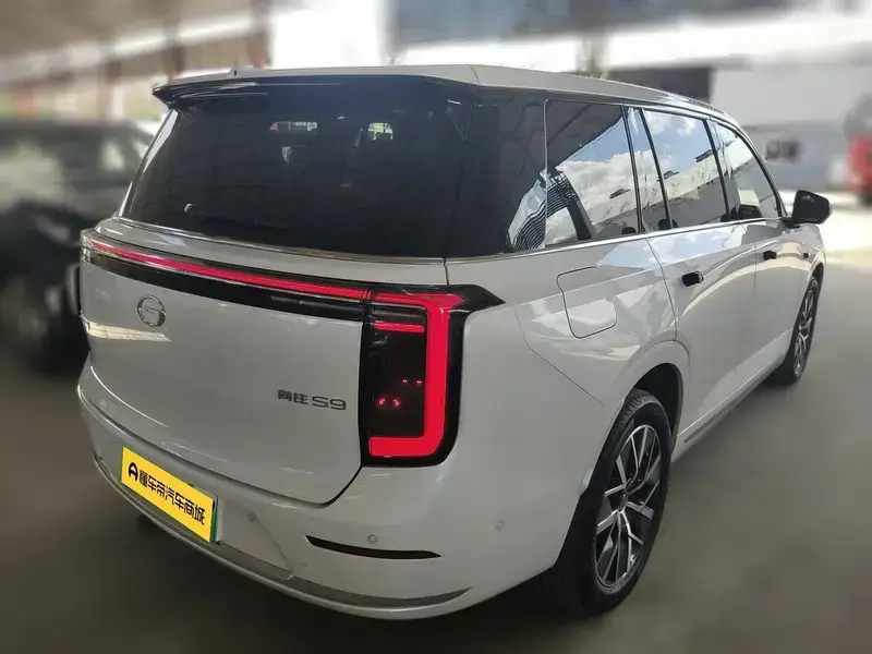 2025 GAC Trumpchi S9 с пробегом 15 600 км