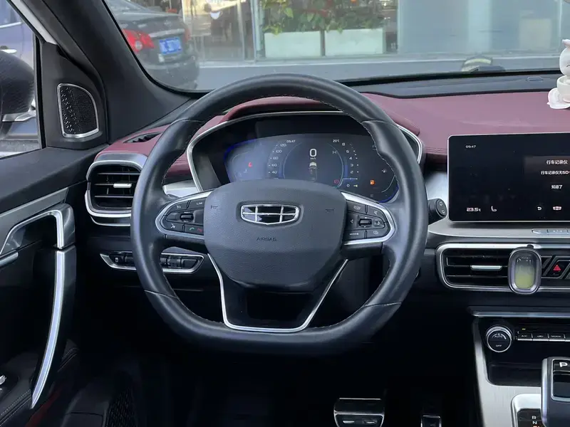 2020 Geely Binyue с пробегом 50 000 км