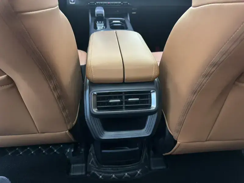 2024 Geely Haoyue L с пробегом 9 800 км