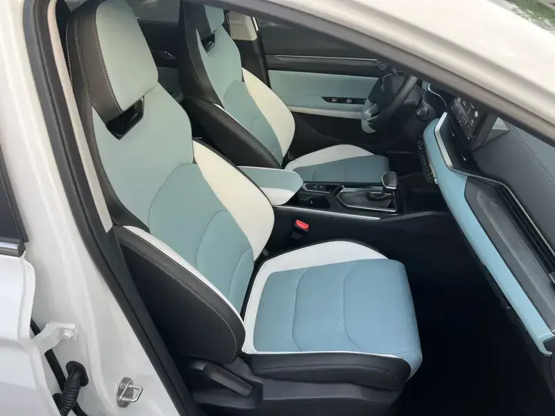 2022 Geely Emgrand S с пробегом 20 000 км