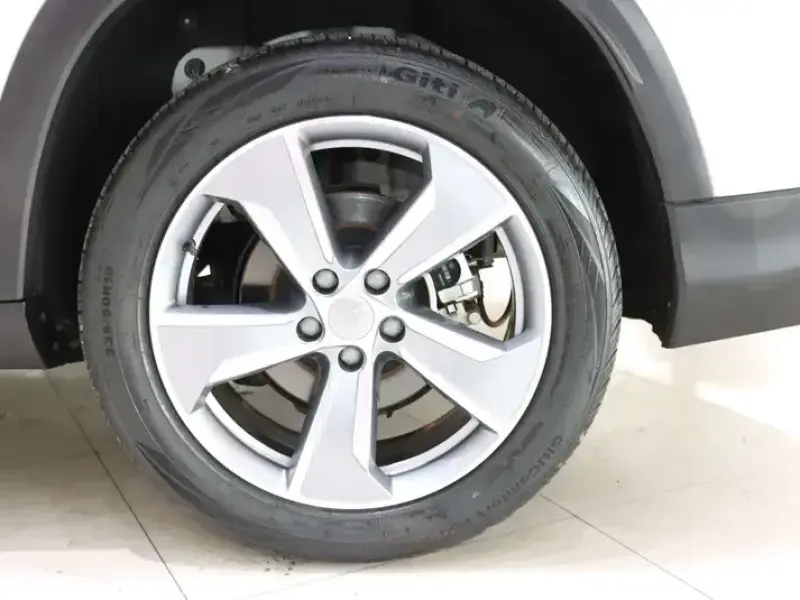 2023 Geely Haoyue L с пробегом 5 000 км