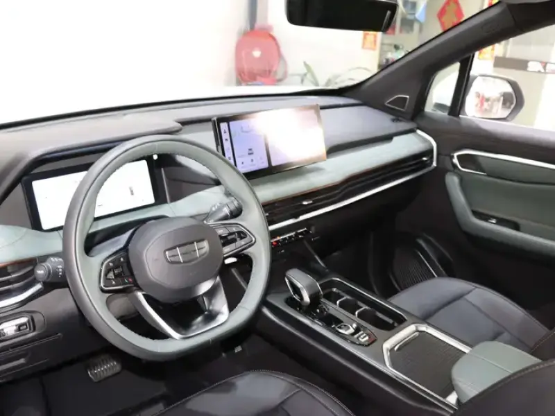 2023 Geely Haoyue L с пробегом 5 000 км