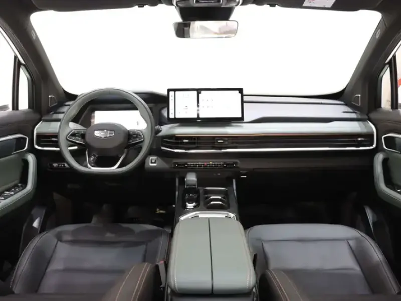 2023 Geely Haoyue L с пробегом 5 000 км