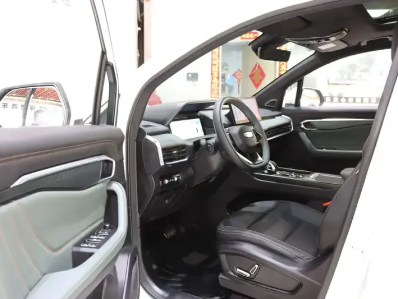 2023 Geely Haoyue L с пробегом 5 000 км