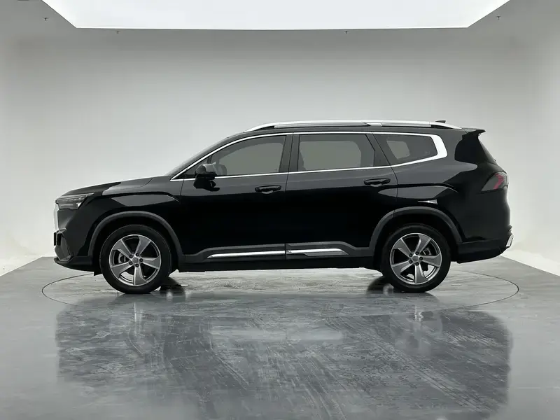 2023 Geely Haoyue L с пробегом 32 900 км
