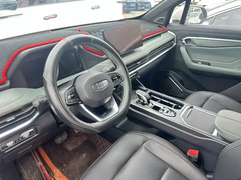 2023 Geely Haoyue L с пробегом 18 500 км