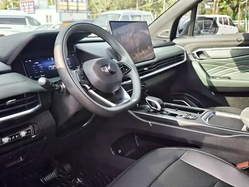 2024 Geely Haoyue L с пробегом 45 600 км