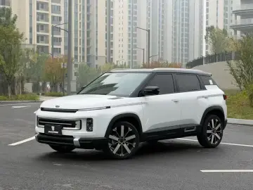 2023 Geely Icon с пробегом 18 000 км