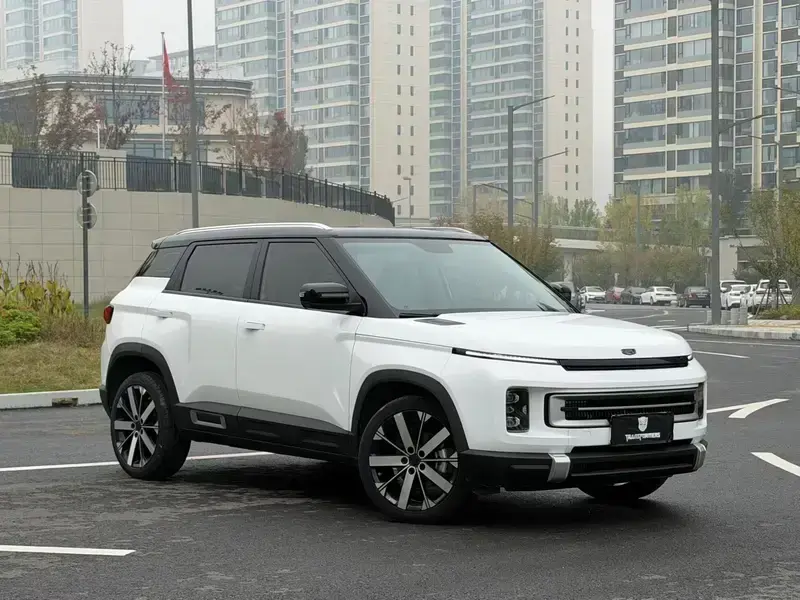 2023 Geely Icon с пробегом 18 000 км