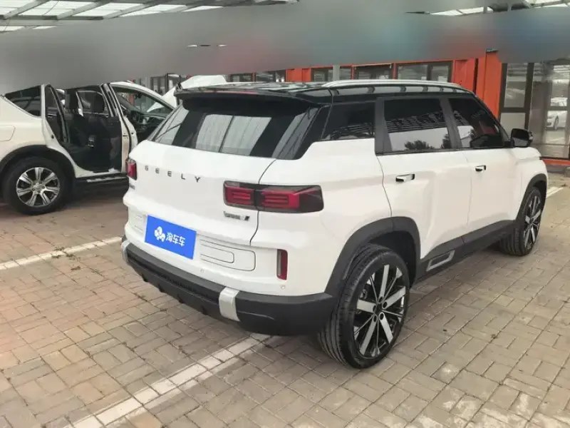 2023 Geely Icon с пробегом 22 000 км