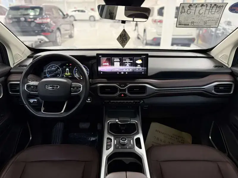 2022 Geely Okavango с пробегом 30 000 км