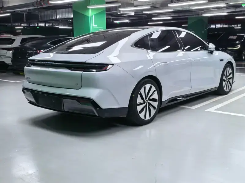 2024 Geely Galaxy E8 с пробегом 194 000 км