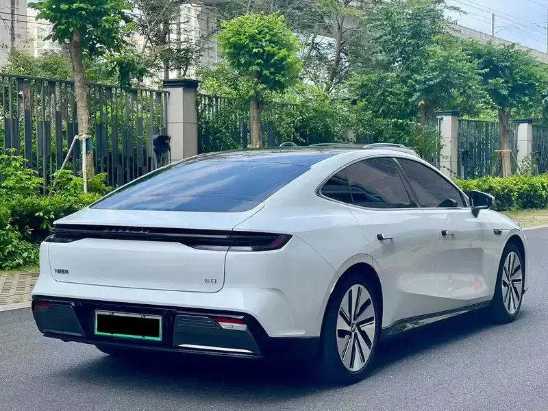 2024 Geely Galaxy E8 с пробегом 60 000 км